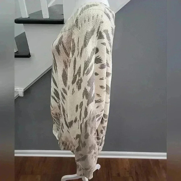 Umgee distressed animal print chunky knit sweater women's XL NWT - Picture 4 of 8